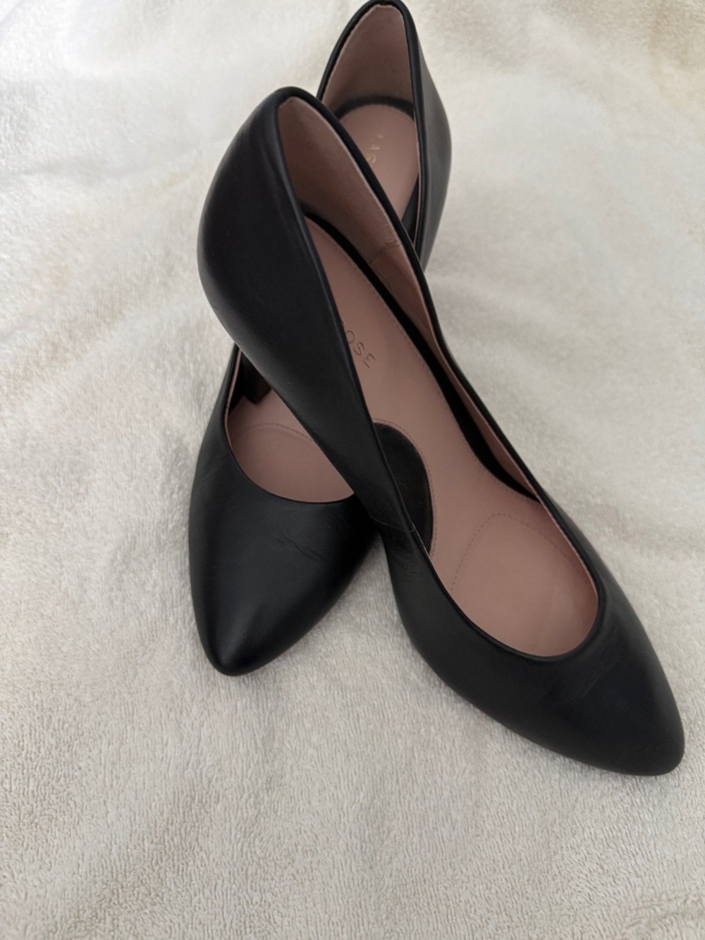 Taryn Rose Black Leather Pointed Toe Pumps Size 9 Classic Work Heel